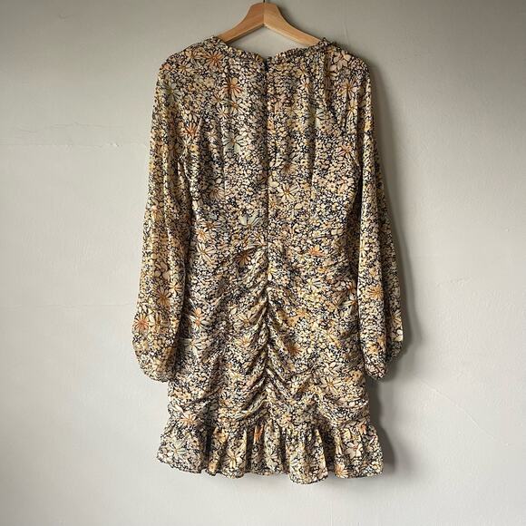 ASTR The Label Marcella Ruched Ruffled Floral Dress Size Medium - Picture 6 of 6